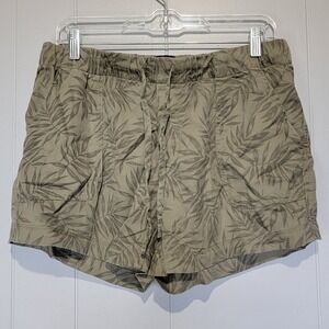 GAP Green Leaf Pattern Women's Shorts